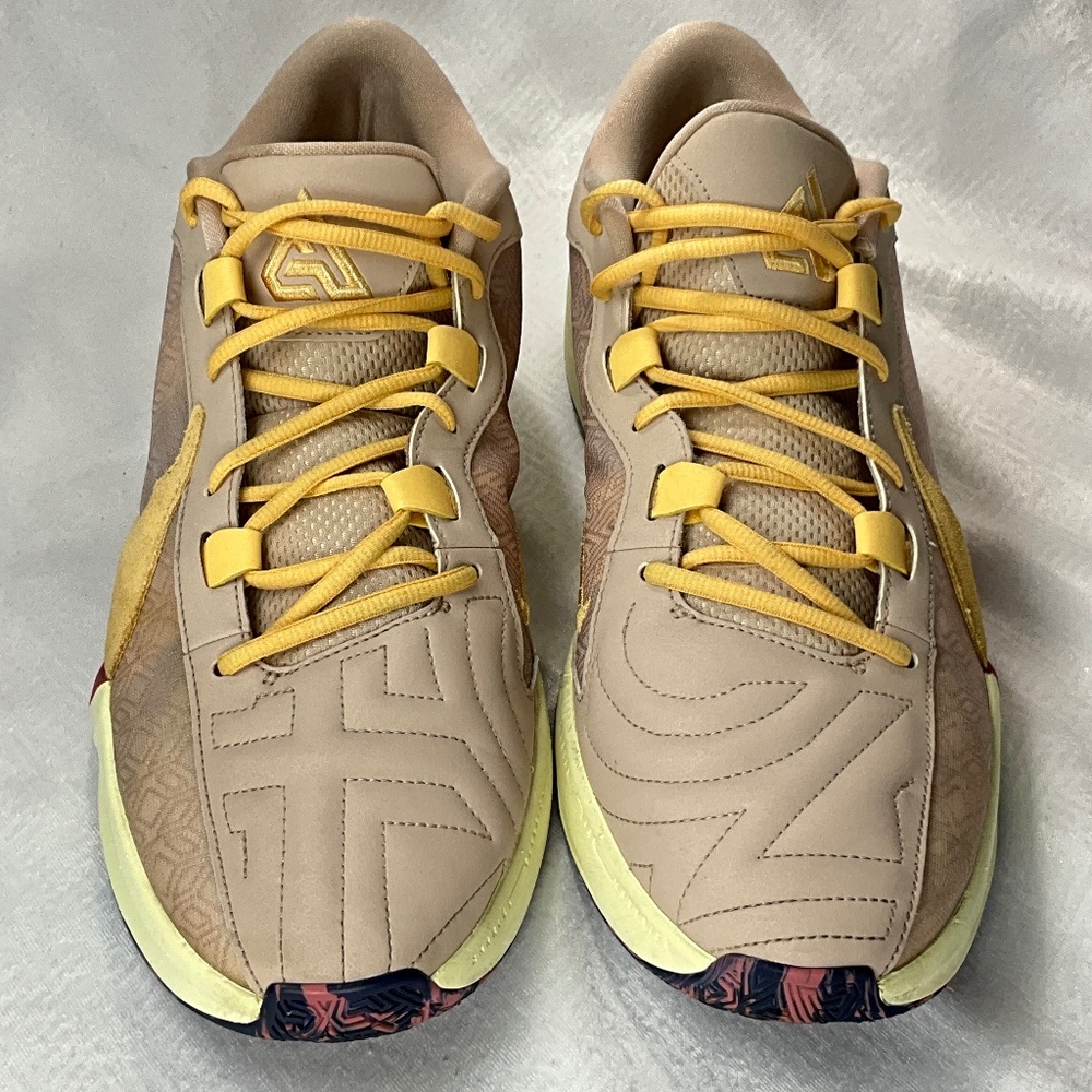 Nike Men's Tan and Yellow Low-Top Sneakers